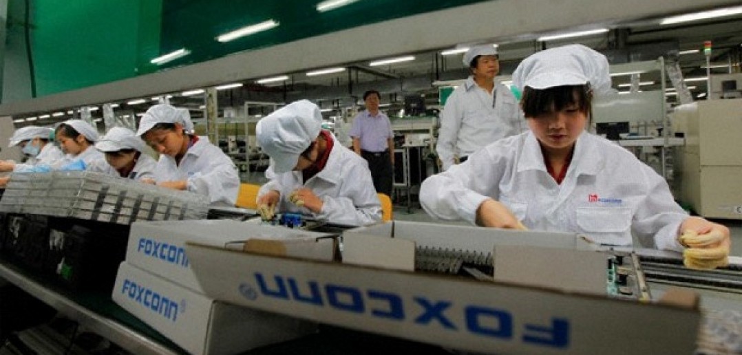 foxconn_workers_2